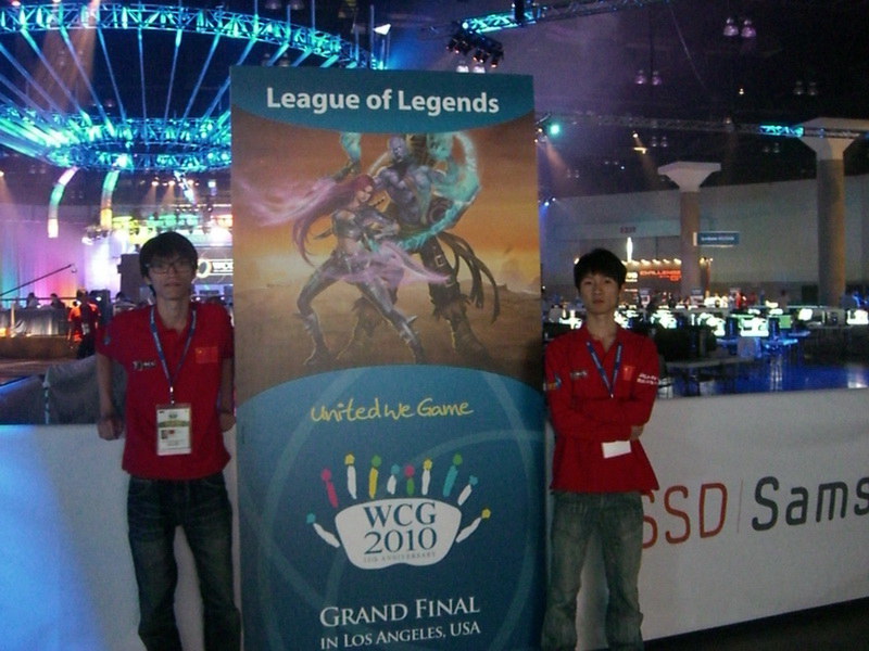 BLG战队Xun英雄麦克风揭秘：团队指挥与赛场领导力的完美展现